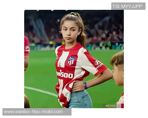 苏亚雷斯分享温馨圣诞合照女儿成焦点祝大家节日快乐