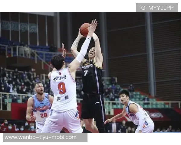 莫斯利谈球队投篮表现强调把握机会果断出手的重要性